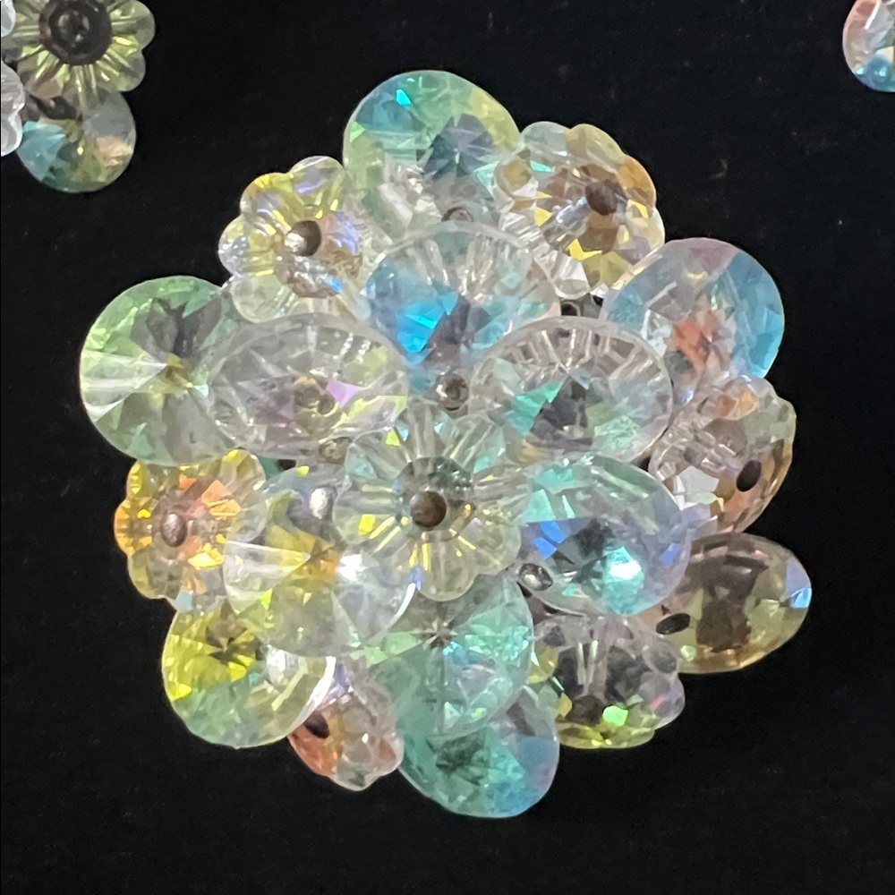Vintage Jewelry Set: Brooch & Clip Earring - Aurora Borealis - Picture 2 of 8